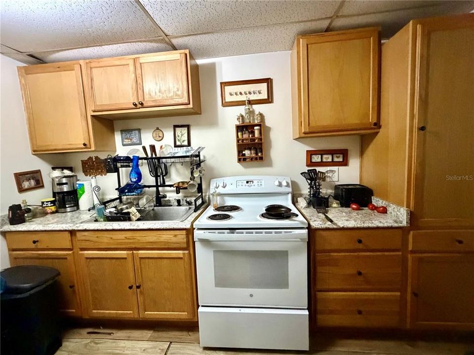 En Venta: $649,000 (5 camas, 5 baños, 2300 Pies cuadrados)
