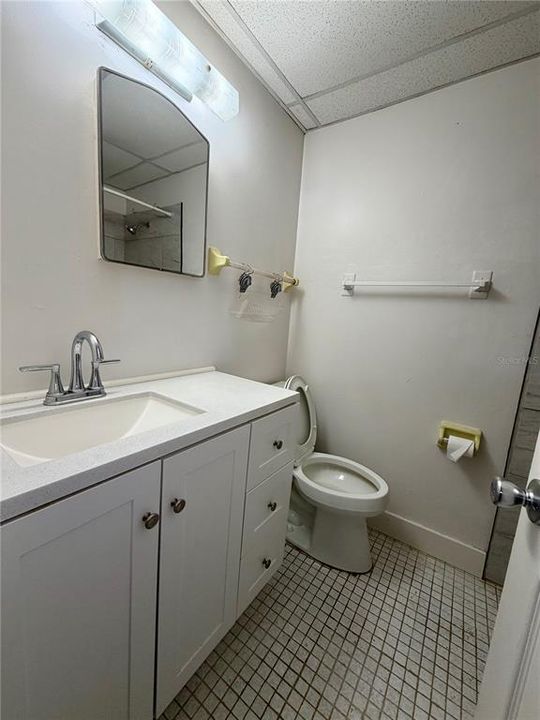 En Venta: $649,000 (5 camas, 5 baños, 2300 Pies cuadrados)