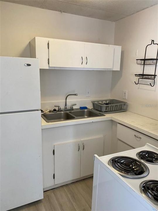 En Venta: $649,000 (5 camas, 5 baños, 2300 Pies cuadrados)