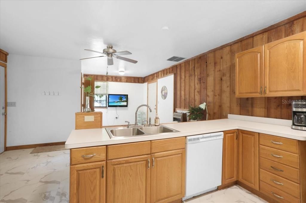 For Sale: $649,900 (4 beds, 4 baths, 3958 Square Feet)