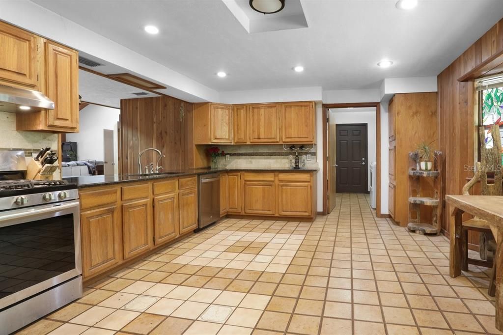 For Sale: $649,900 (4 beds, 4 baths, 3958 Square Feet)