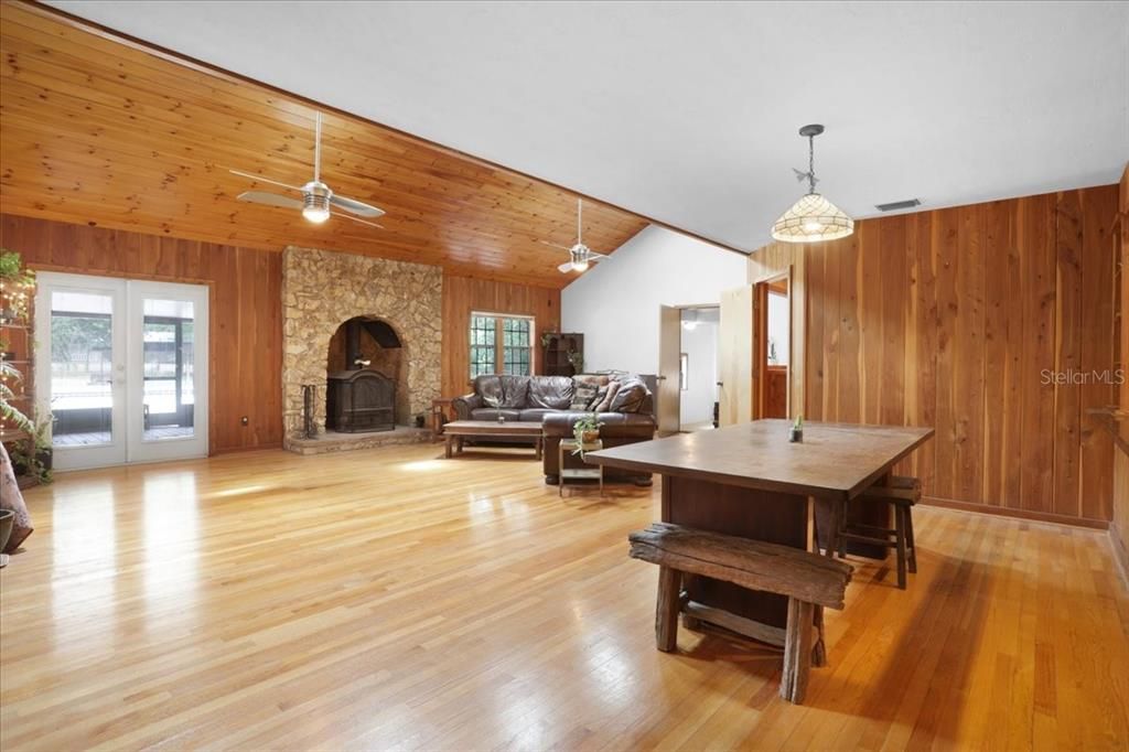 For Sale: $649,900 (4 beds, 4 baths, 3958 Square Feet)