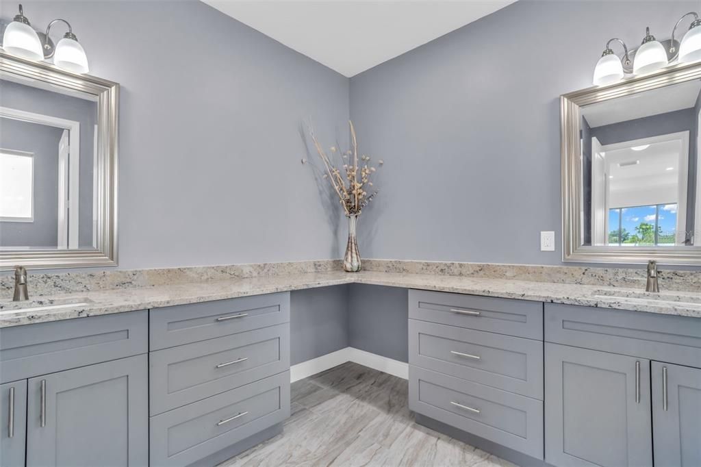For Sale: $470,000 (4 beds, 2 baths, 2113 Square Feet)