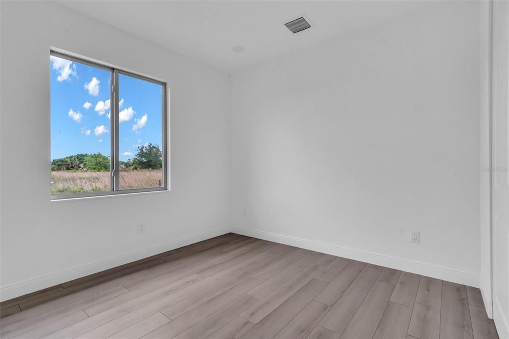 For Sale: $470,000 (4 beds, 2 baths, 2113 Square Feet)