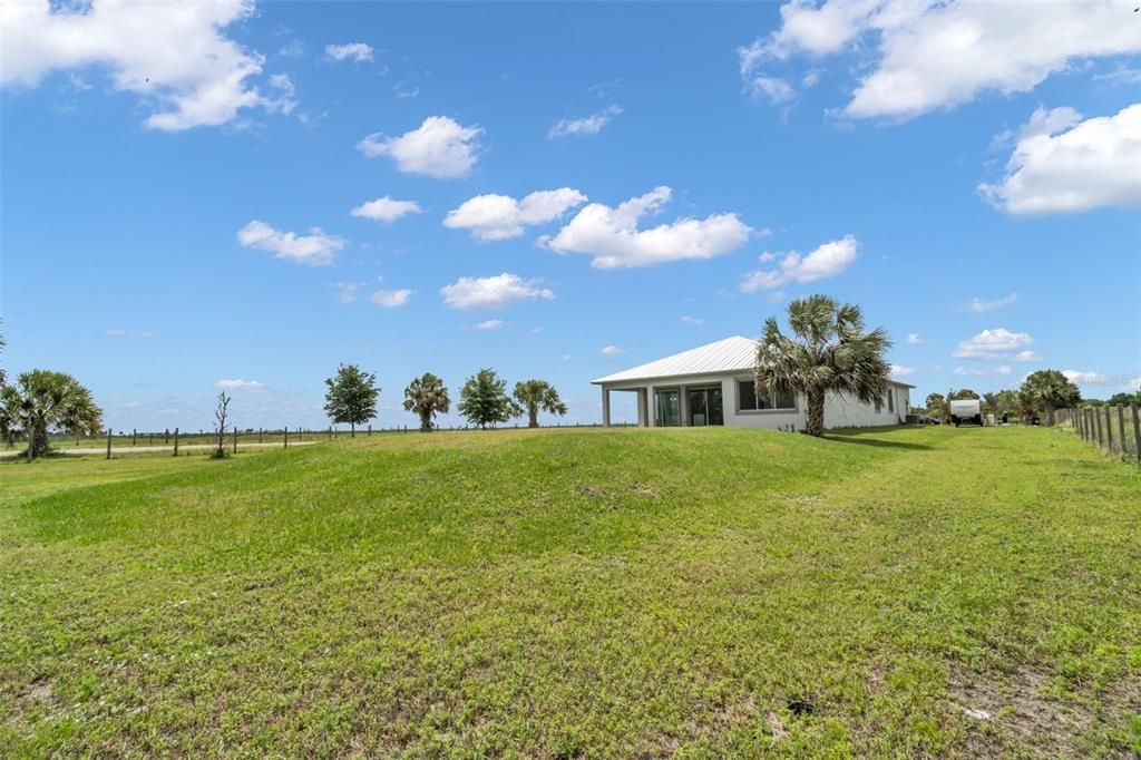 For Sale: $470,000 (4 beds, 2 baths, 2113 Square Feet)