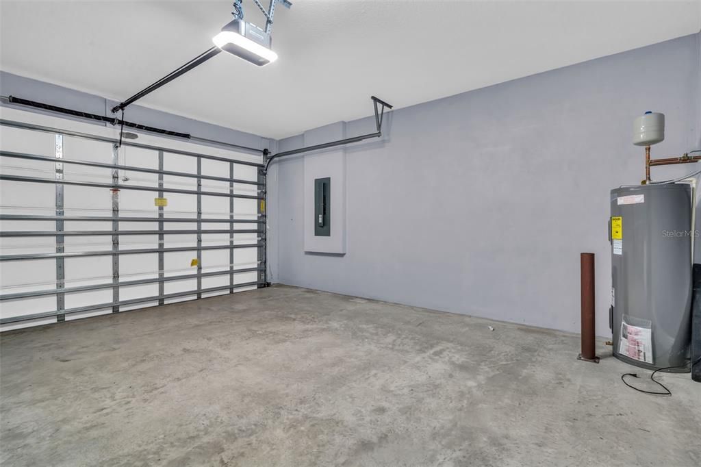 For Sale: $470,000 (4 beds, 2 baths, 2113 Square Feet)