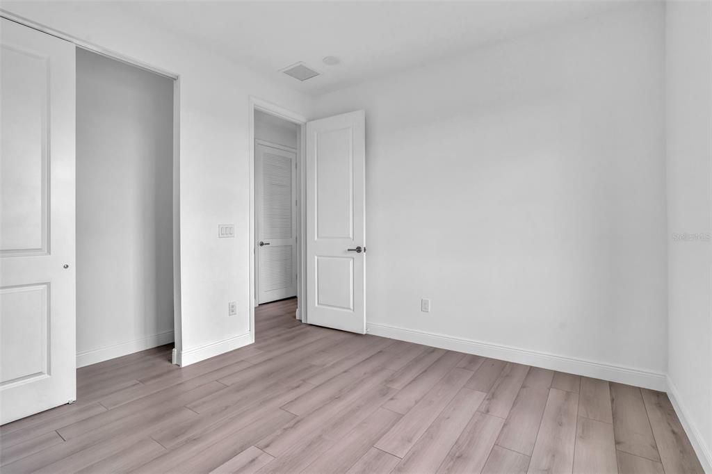 For Sale: $470,000 (4 beds, 2 baths, 2113 Square Feet)