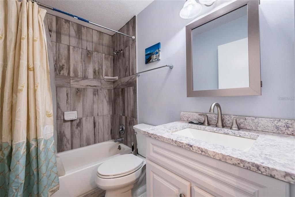 Active With Contract: $126,000 (2 beds, 1 baths, 1047 Square Feet)