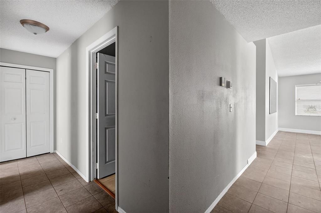 На продажу: $389,000 (3 спален, 2 ванн, 1563 Квадратных фут)