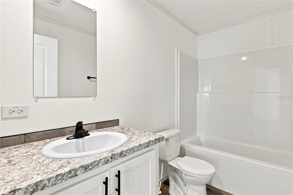 For Sale: $259,900 (4 beds, 2 baths, 1500 Square Feet)