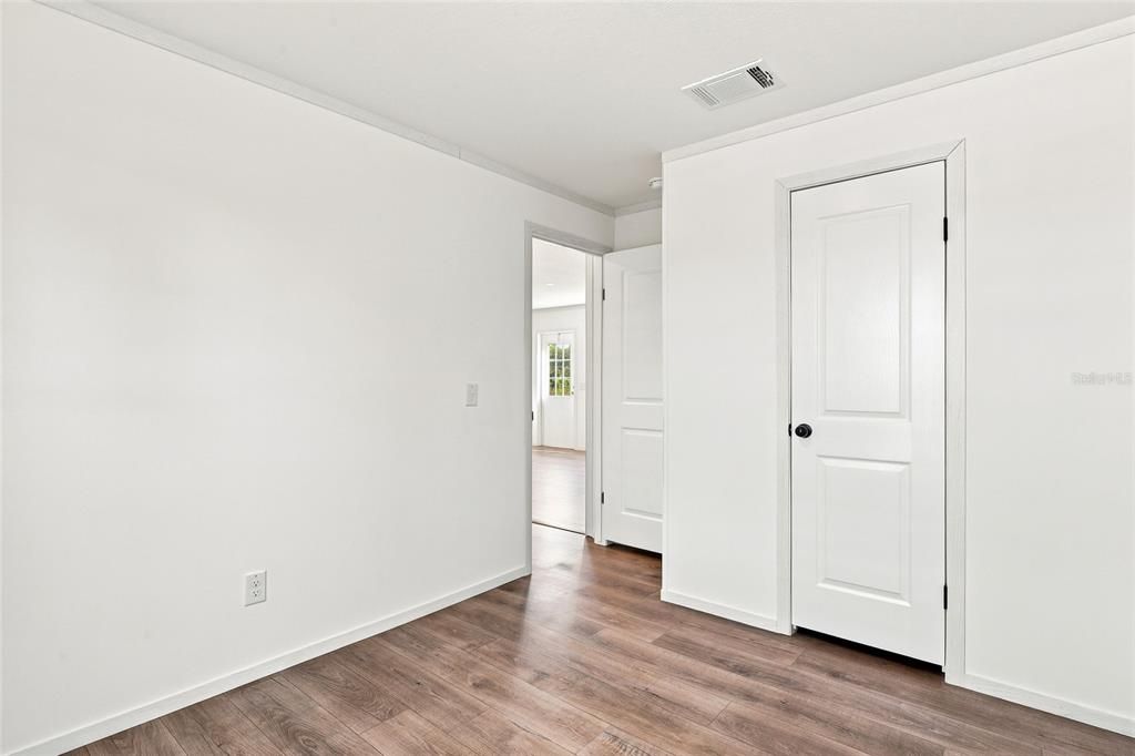 For Sale: $259,900 (4 beds, 2 baths, 1500 Square Feet)