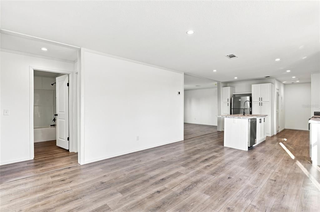 For Sale: $259,900 (4 beds, 2 baths, 1500 Square Feet)