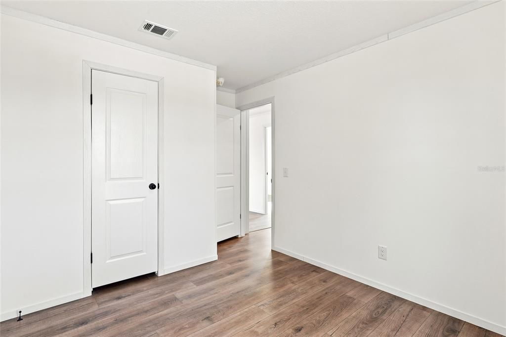 For Sale: $259,900 (4 beds, 2 baths, 1500 Square Feet)