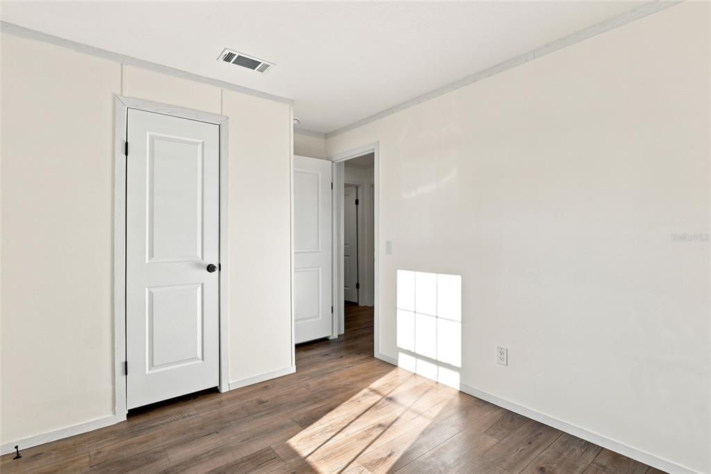 For Sale: $259,900 (4 beds, 2 baths, 1500 Square Feet)