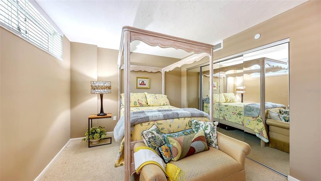 For Sale: $999,000 (2 beds, 2 baths, 1555 Square Feet)