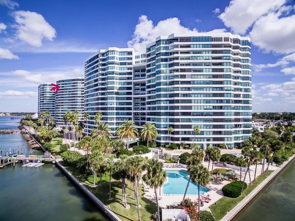 For Sale: $999,000 (2 beds, 2 baths, 1555 Square Feet)