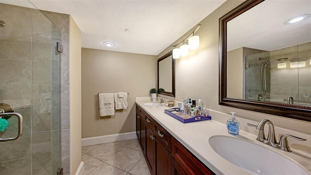For Sale: $999,000 (2 beds, 2 baths, 1555 Square Feet)