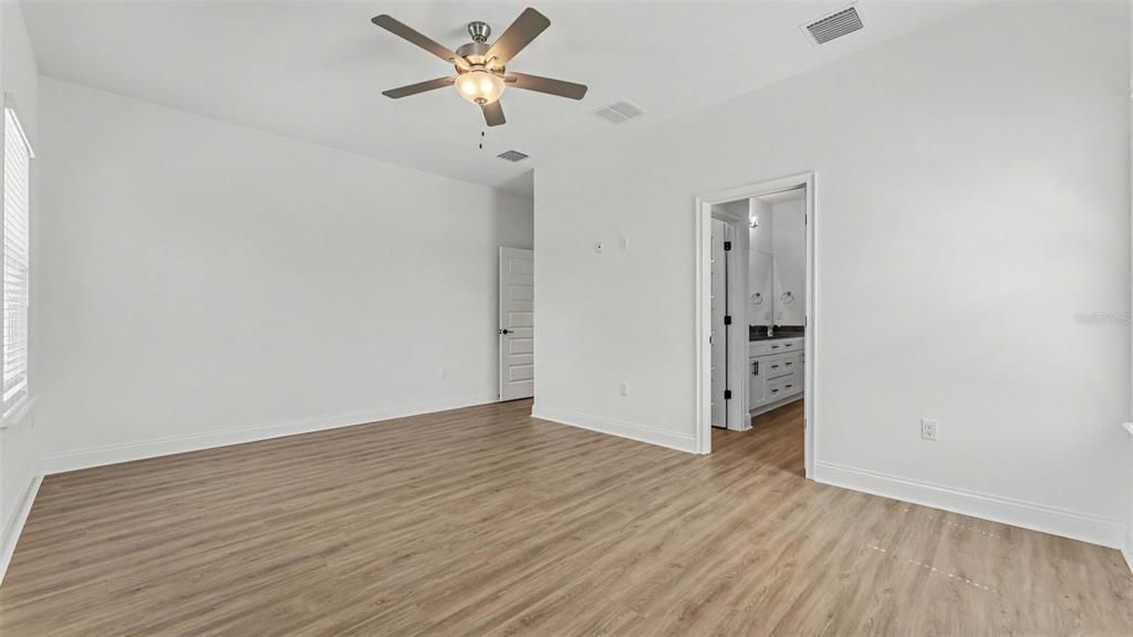 For Sale: $829,900 (6 beds, 0 baths, 3617 Square Feet)