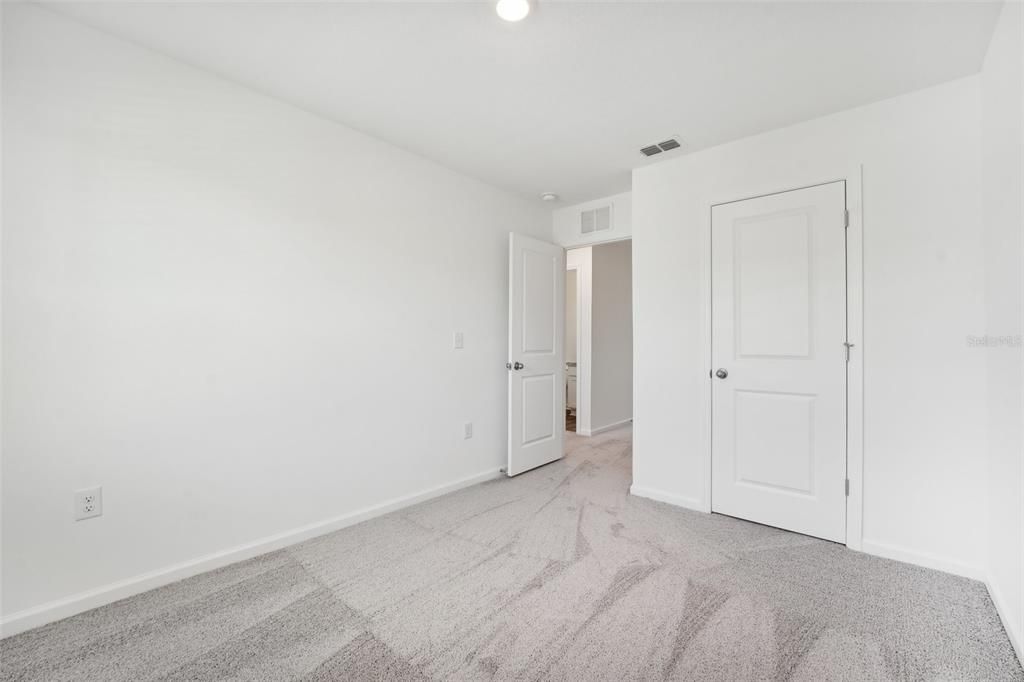 Activo con contrato: $241,990 (3 camas, 2 baños, 1386 Pies cuadrados)