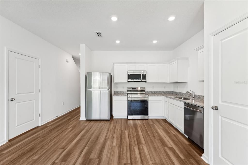 Activo con contrato: $241,990 (3 camas, 2 baños, 1386 Pies cuadrados)