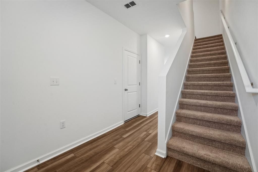 Activo con contrato: $241,990 (3 camas, 2 baños, 1386 Pies cuadrados)