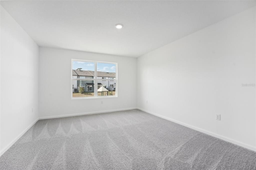 Activo con contrato: $241,990 (3 camas, 2 baños, 1386 Pies cuadrados)