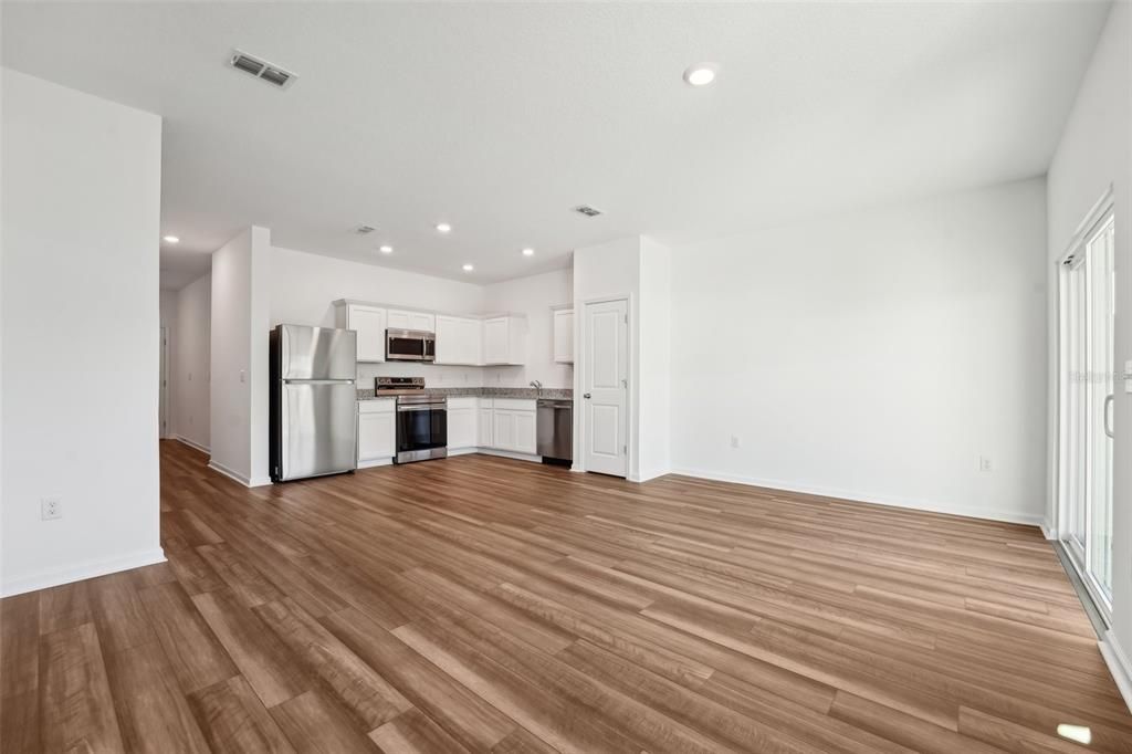 Activo con contrato: $241,990 (3 camas, 2 baños, 1386 Pies cuadrados)