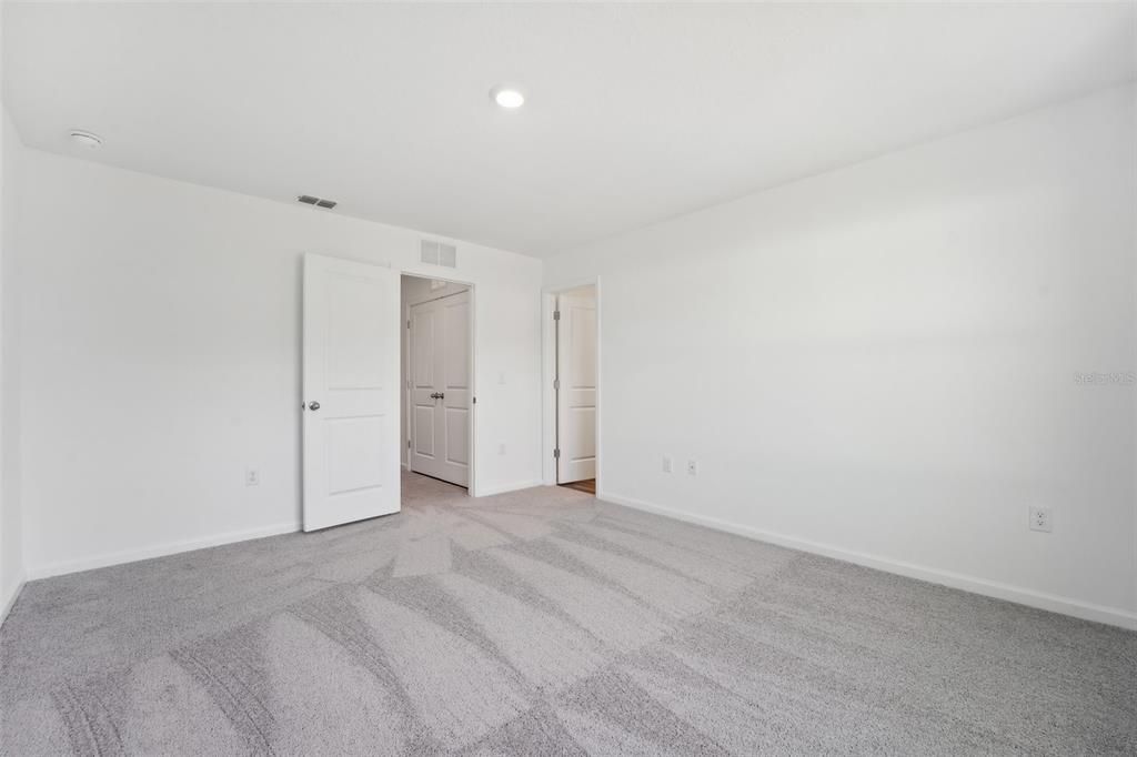 Activo con contrato: $241,990 (3 camas, 2 baños, 1386 Pies cuadrados)