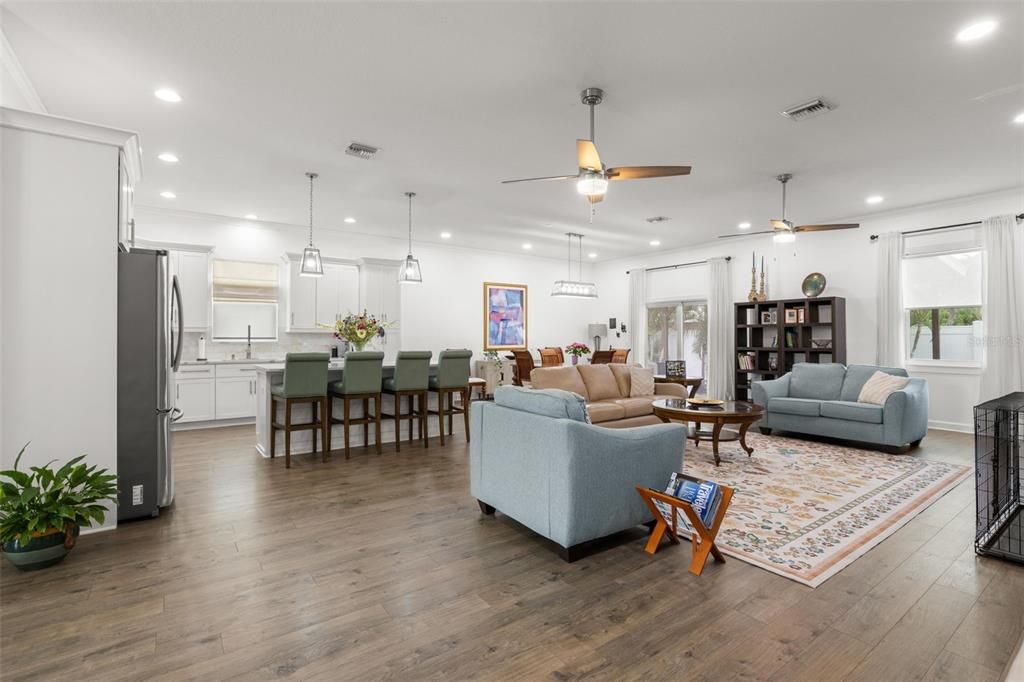 En Venta: $675,000 (3 camas, 3 baños, 2234 Pies cuadrados)