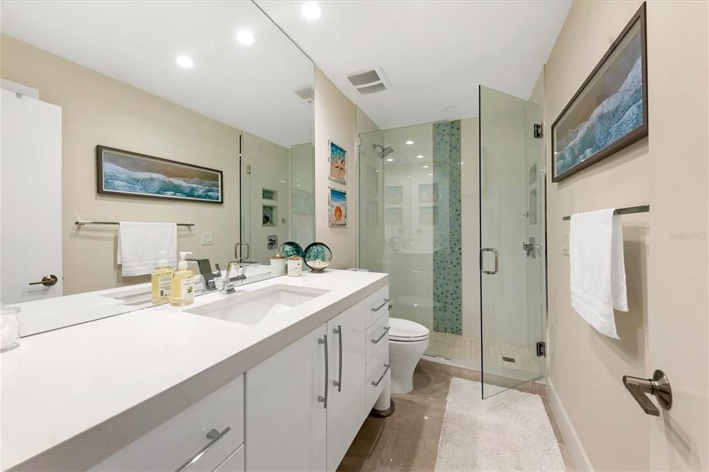For Rent: $5,500 (2 beds, 2 baths, 1561 Square Feet)