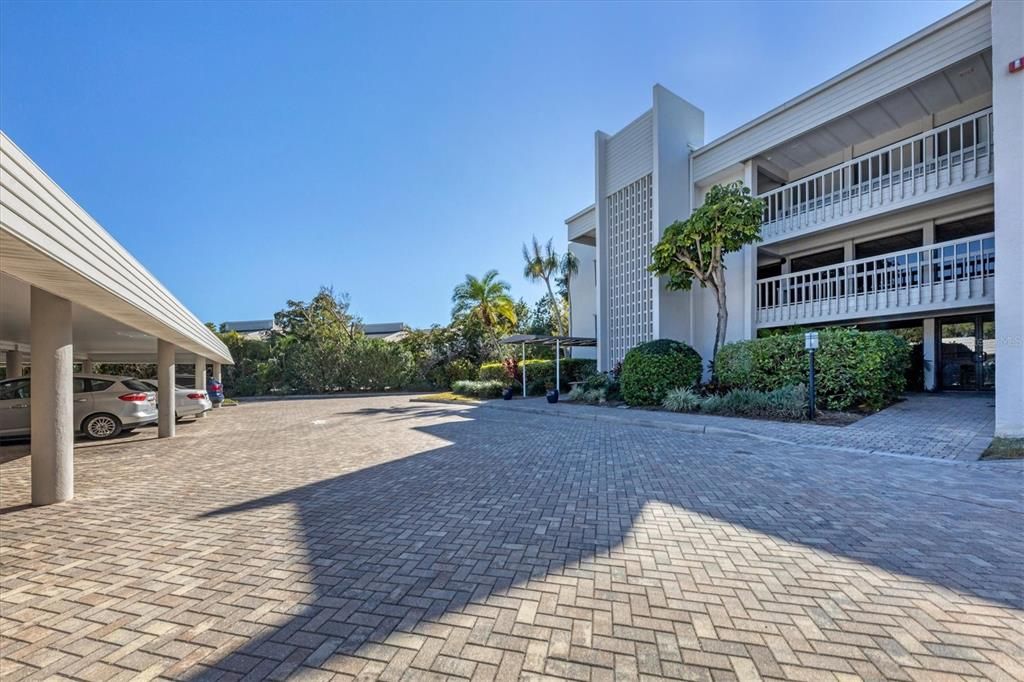 For Rent: $5,500 (2 beds, 2 baths, 1561 Square Feet)