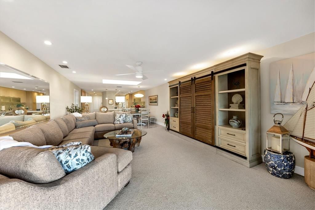 For Rent: $5,500 (2 beds, 2 baths, 1561 Square Feet)
