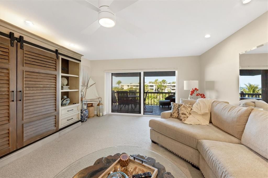 For Rent: $5,500 (2 beds, 2 baths, 1561 Square Feet)