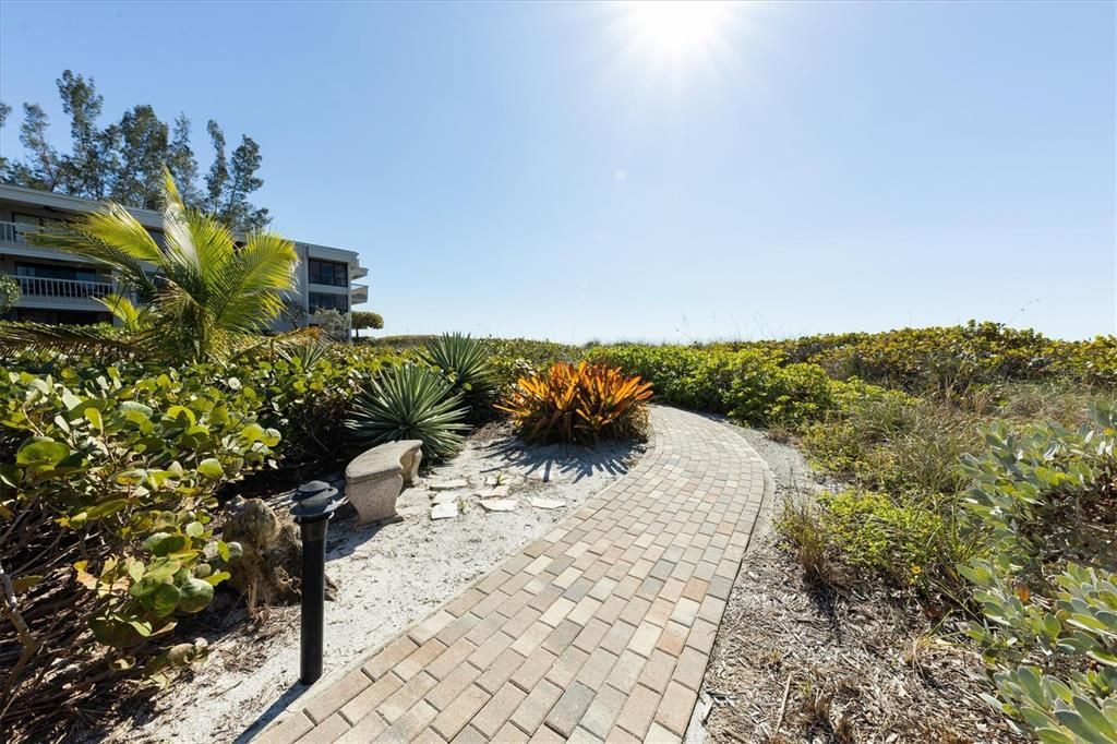 For Rent: $5,500 (2 beds, 2 baths, 1561 Square Feet)