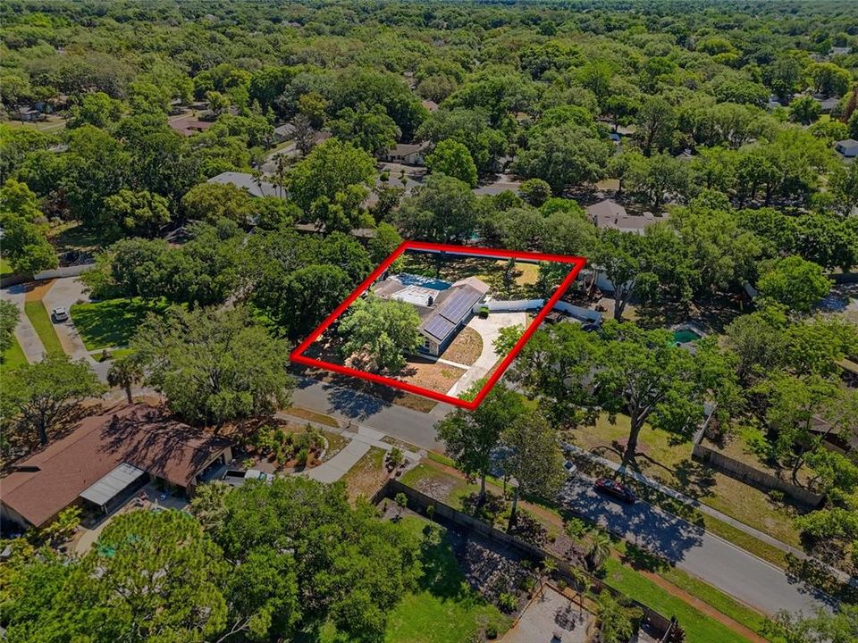 Activo con contrato: $565,000 (4 camas, 2 baños, 2608 Pies cuadrados)