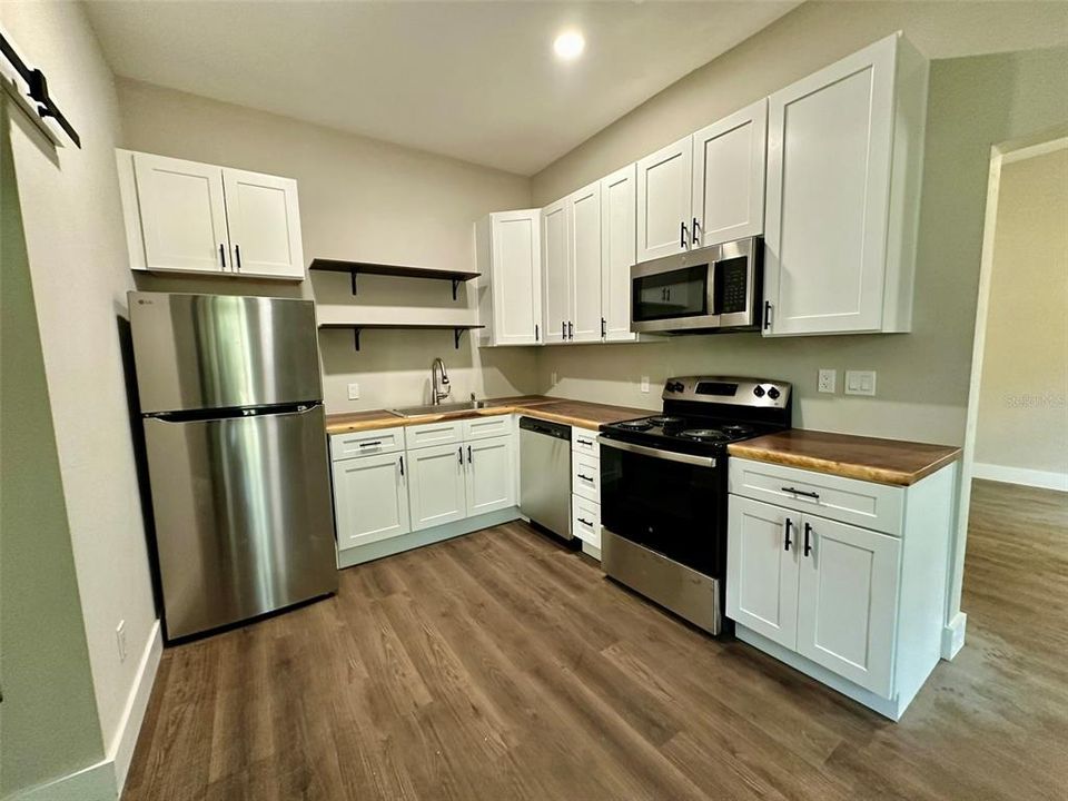 For Rent: $1,795 (2 beds, 1 baths, 1098 Square Feet)
