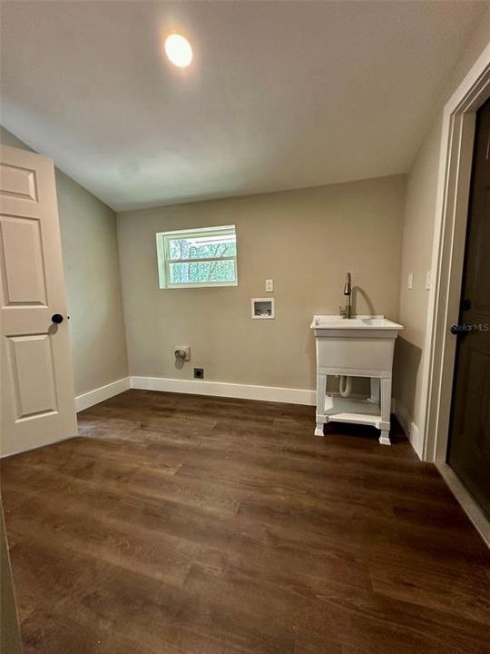 For Rent: $1,795 (2 beds, 1 baths, 1098 Square Feet)