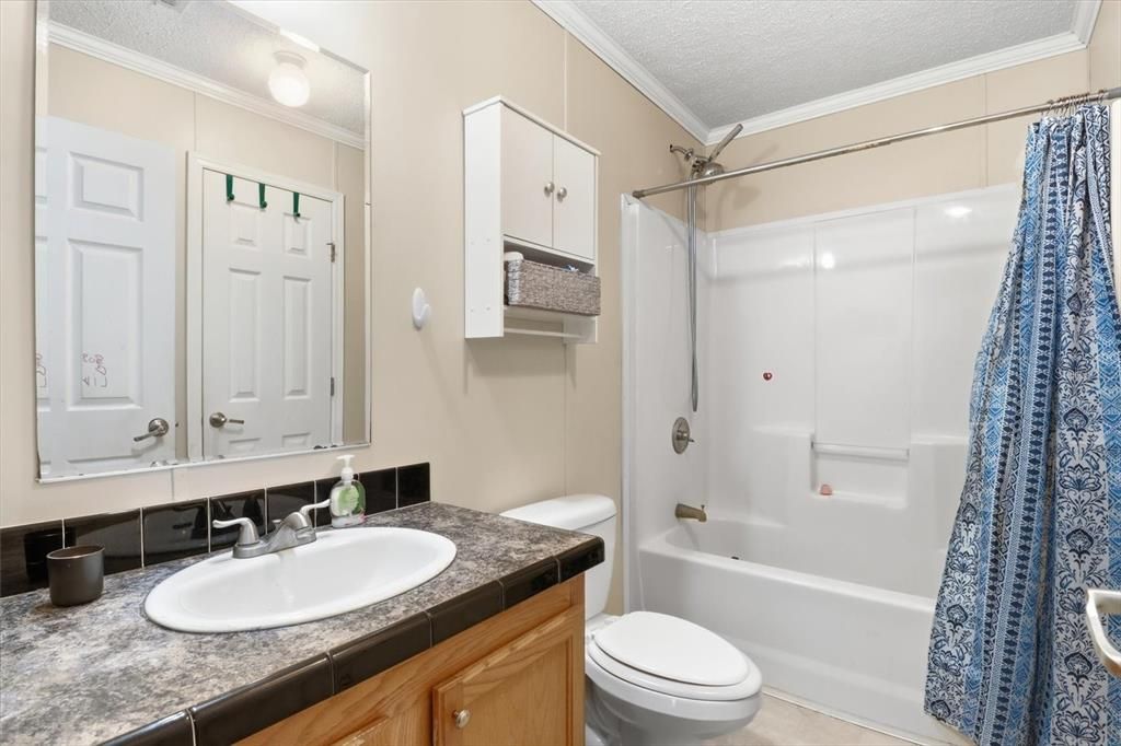 En Venta: $235,000 (4 camas, 2 baños, 2276 Pies cuadrados)