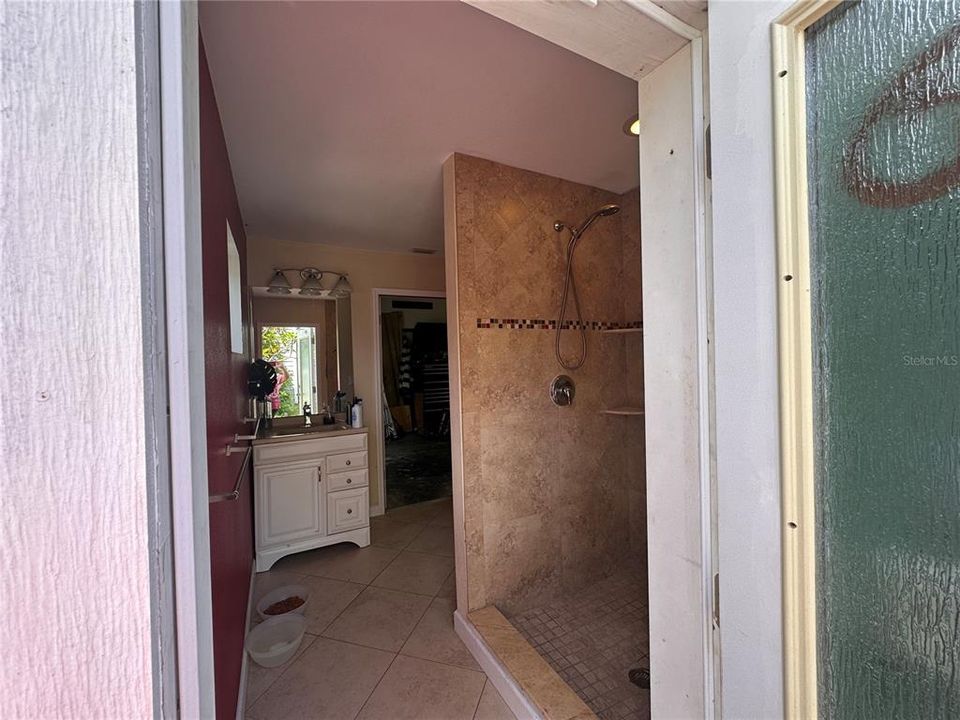 For Sale: $589,000 (4 beds, 4 baths, 3553 Square Feet)