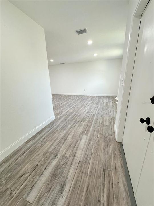 For Rent: $2,400 (3 beds, 2 baths, 1838 Square Feet)