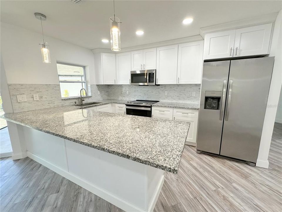 For Rent: $2,400 (3 beds, 2 baths, 1838 Square Feet)