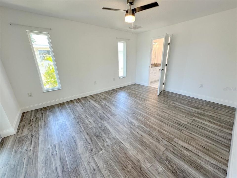 For Rent: $2,400 (3 beds, 2 baths, 1838 Square Feet)