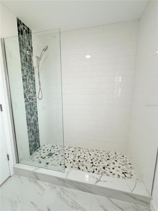 For Rent: $2,400 (3 beds, 2 baths, 1838 Square Feet)