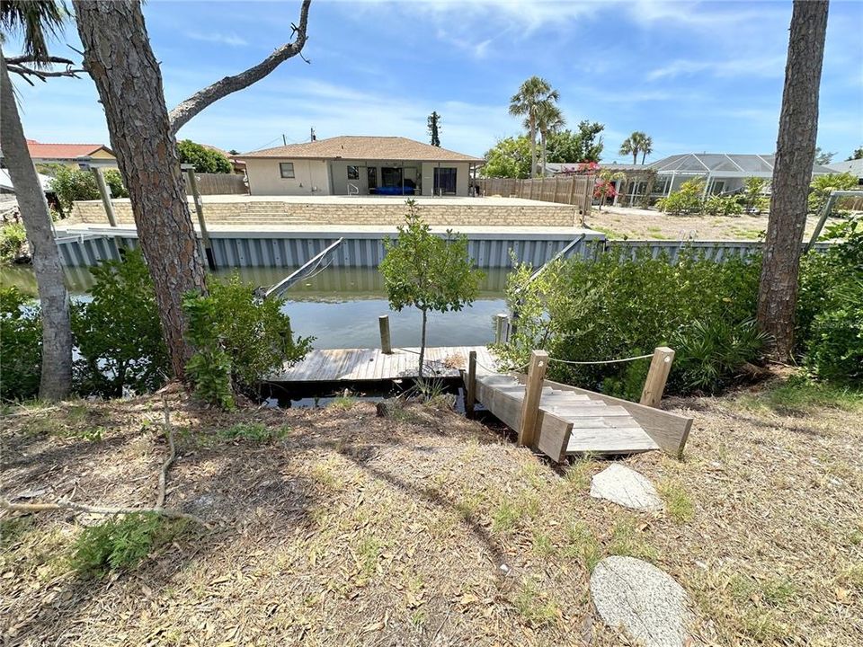 For Rent: $2,400 (3 beds, 2 baths, 1838 Square Feet)