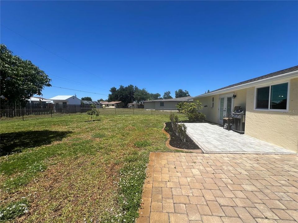 For Rent: $1,600 (2 beds, 2 baths, 1200 Square Feet)
