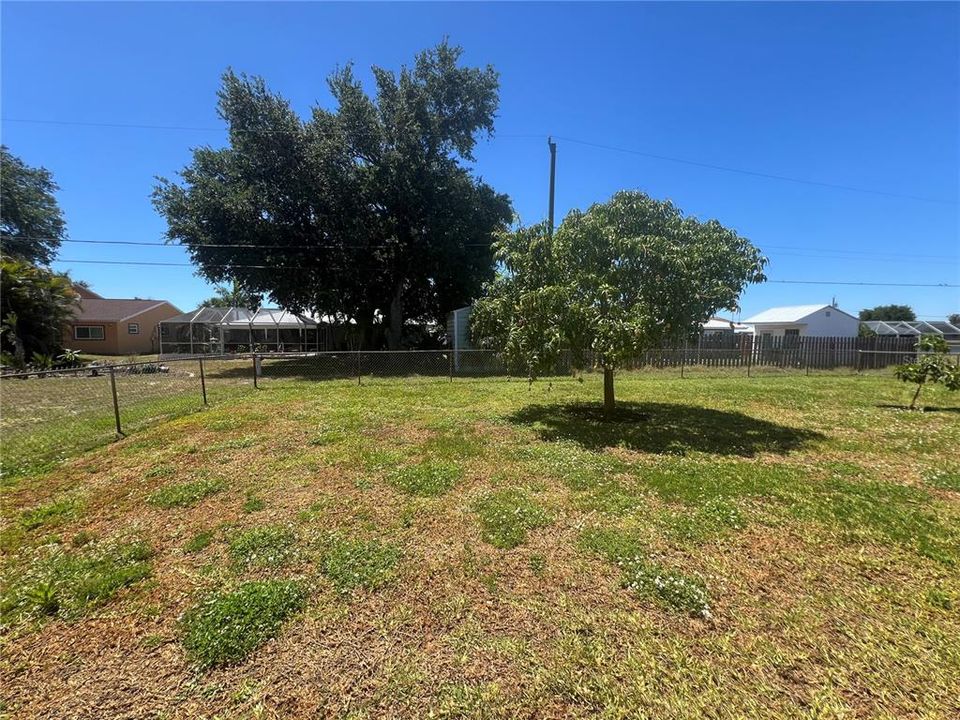 For Rent: $1,600 (2 beds, 2 baths, 1200 Square Feet)