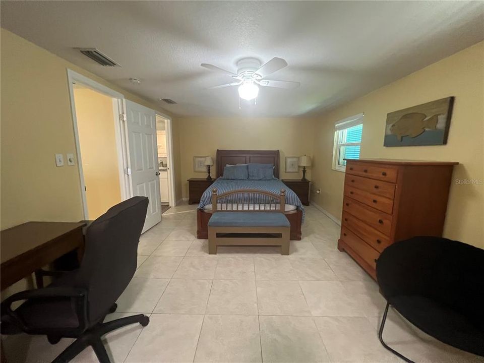 For Rent: $1,600 (2 beds, 2 baths, 1200 Square Feet)