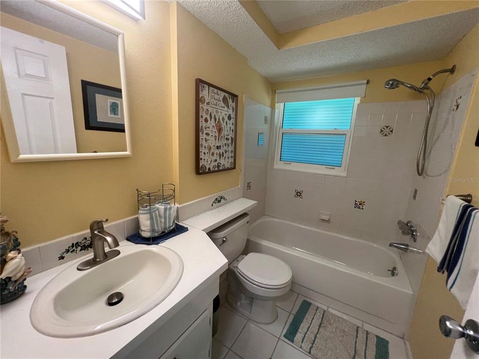 For Rent: $1,600 (2 beds, 2 baths, 1200 Square Feet)