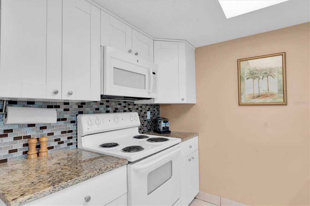 For Sale: $539,000 (2 beds, 2 baths, 1100 Square Feet)