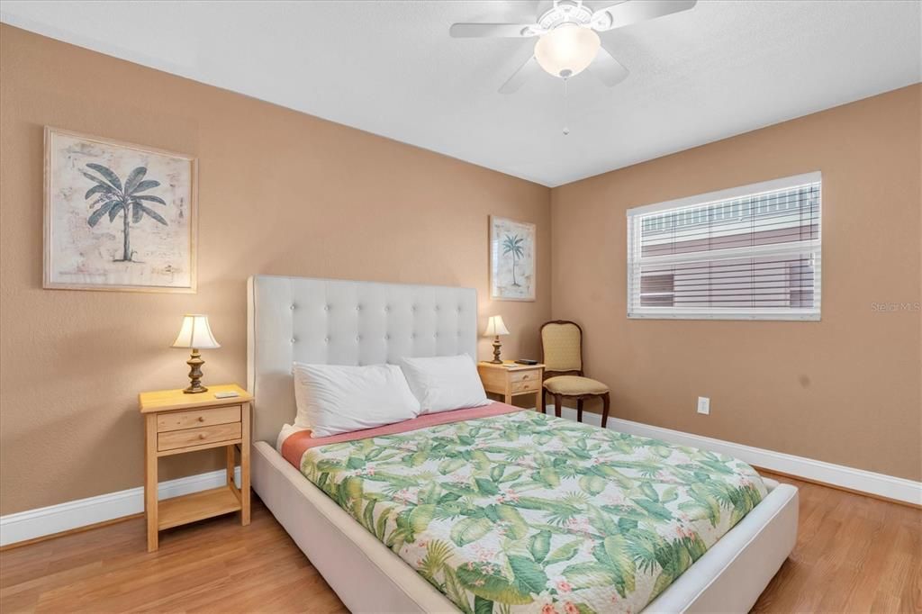 For Sale: $539,000 (2 beds, 2 baths, 1100 Square Feet)